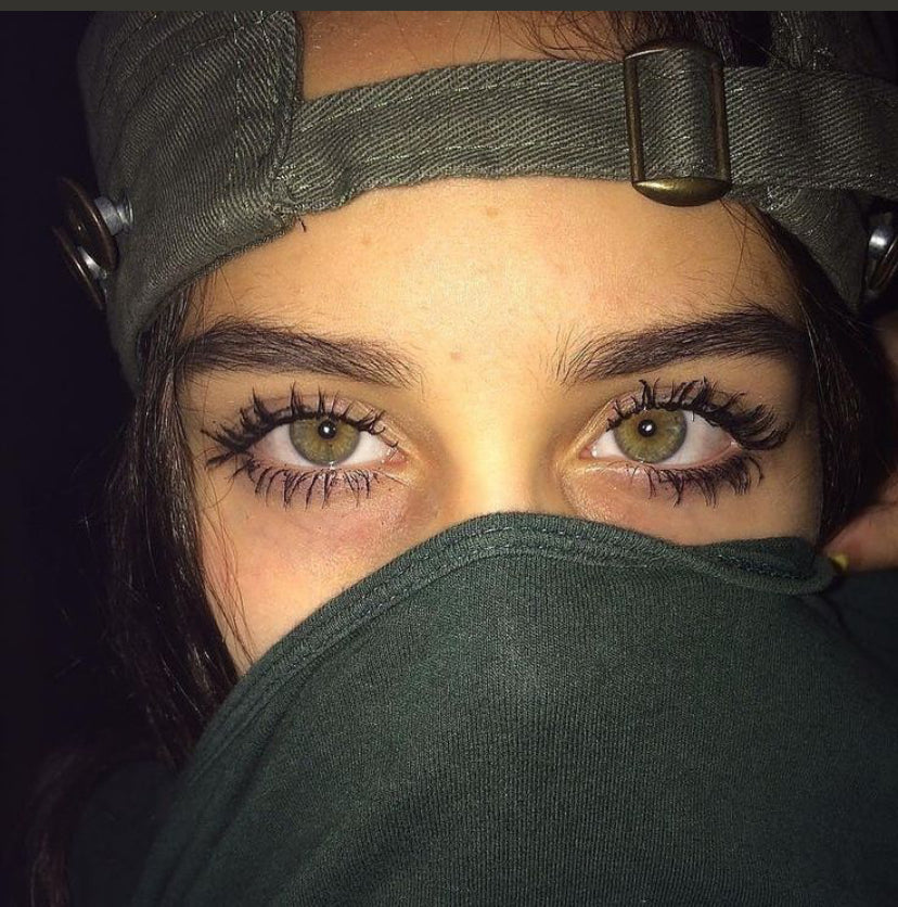 Nadia, 34